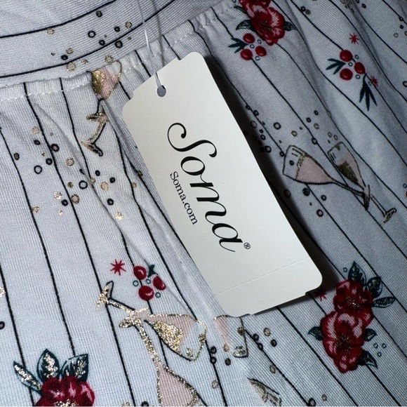 Soma White Pants with Red Floral Design leg ankle - Picture 6 of 12